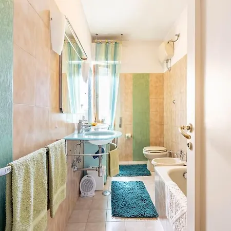 La Casa Dell'adri Con Camino Oda ve Kahvaltı Montevarchi
